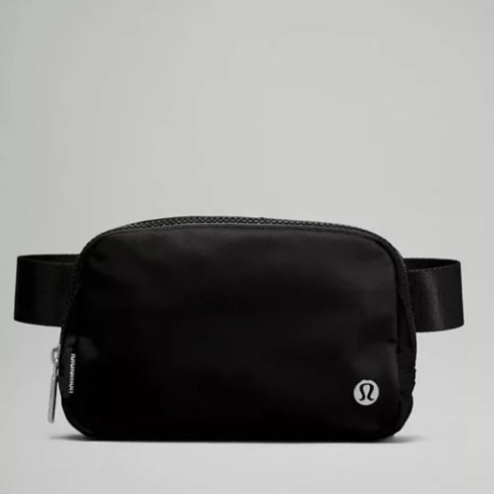 NEW Lululemon Everywhere Belt Bag - Black - 1L